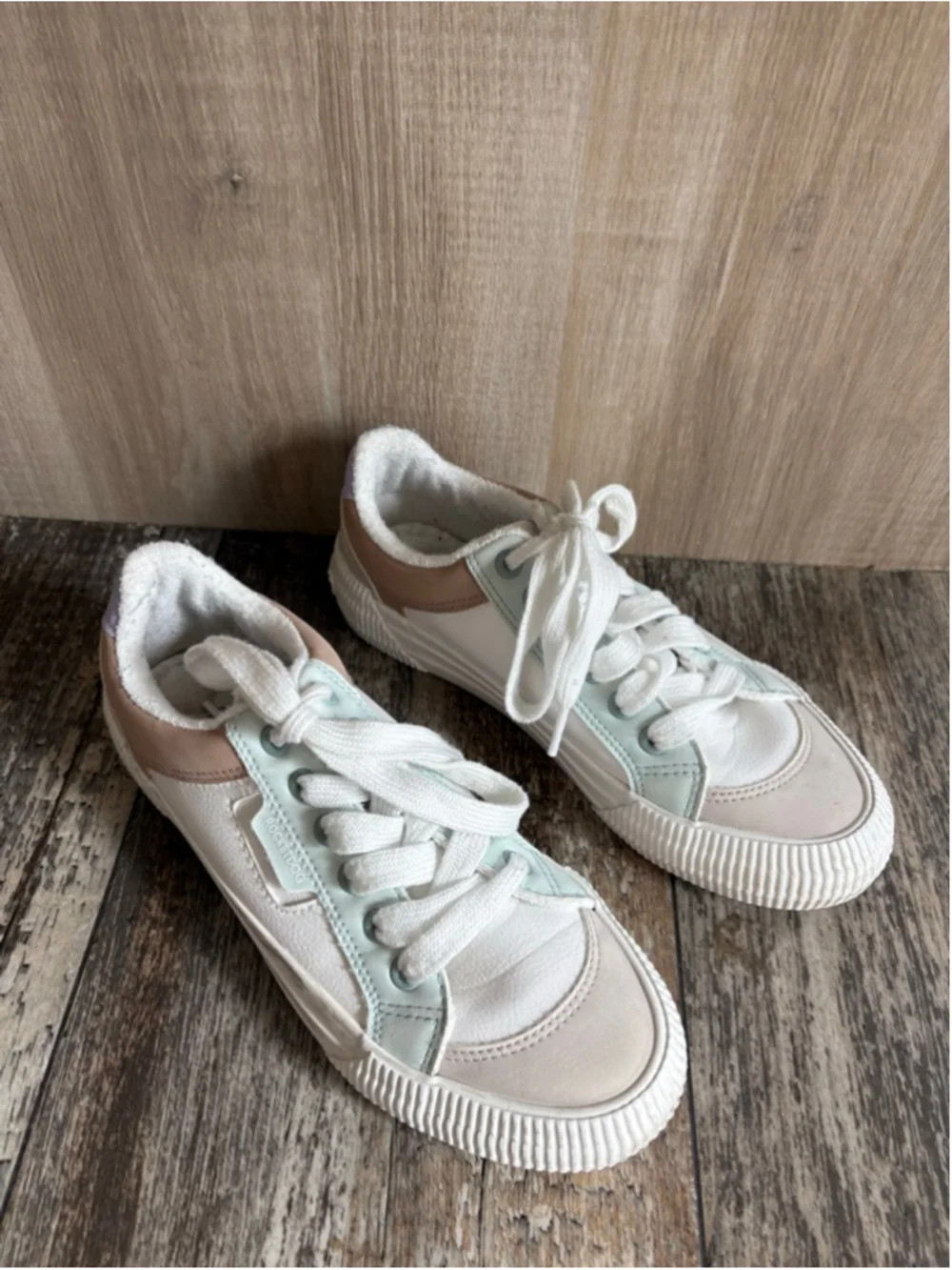 Rocket Dog Cheery White Combo Color Block Sneakers Size 6.5